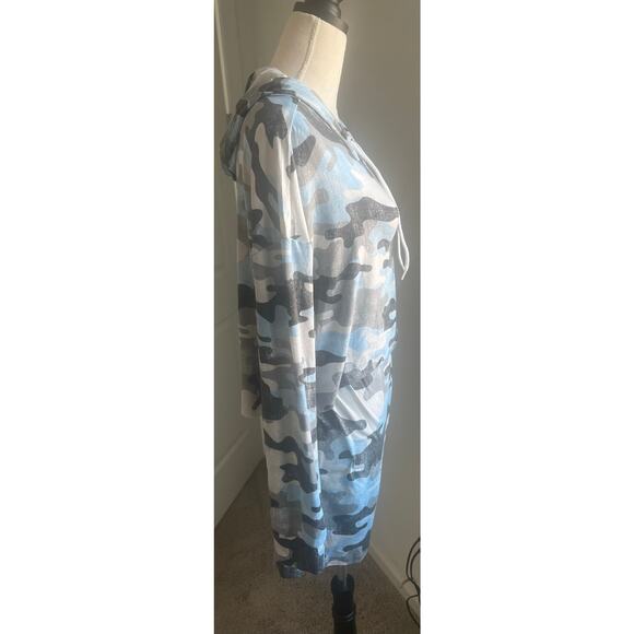 NWT Almost Famous Blue Camo Fleece Long Sleeve Hoodie Top and Shorts Set 2X - Picture 3 of 11